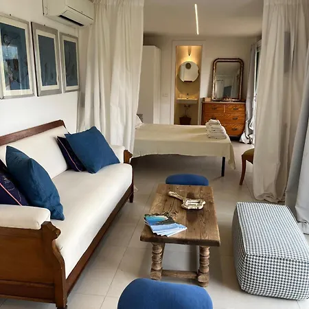 Villa Capo Blue